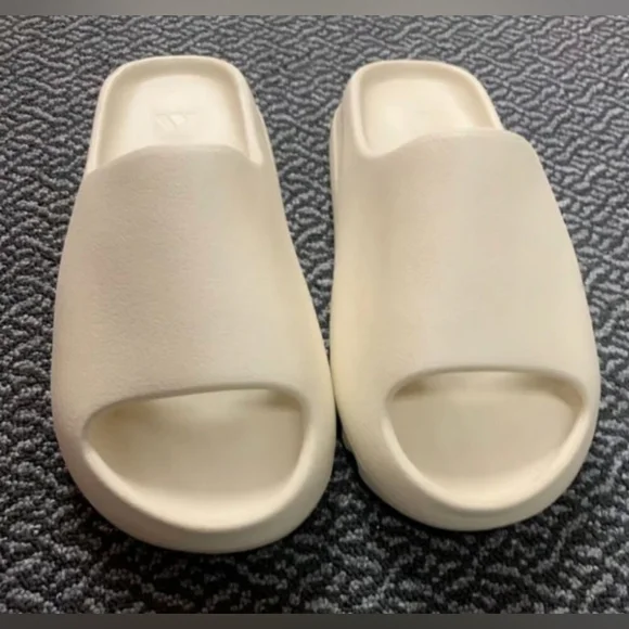 Adidas Yeezy Slide BoneSize 13Brand New (No Box)